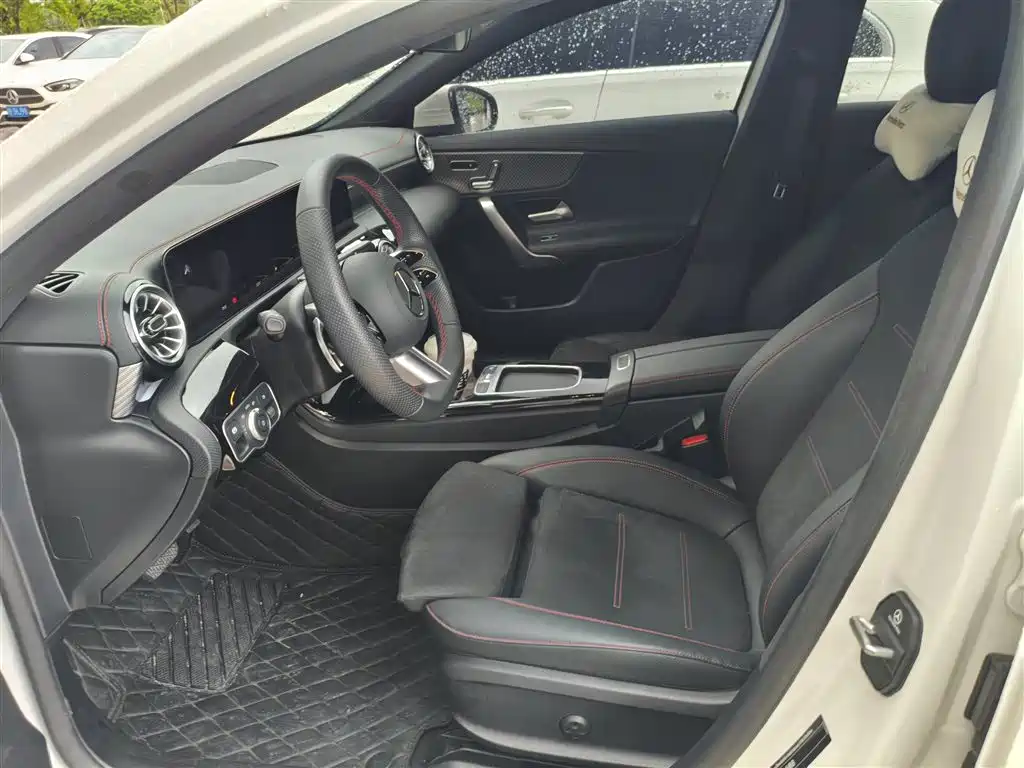Mercedes-Benz A-Class 2025 — фото 4