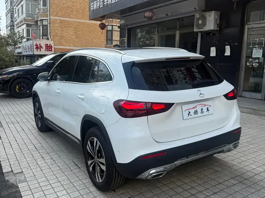 Mercedes-Benz GLA 2025