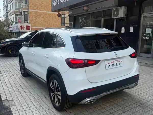 Mercedes-Benz GLA 2025