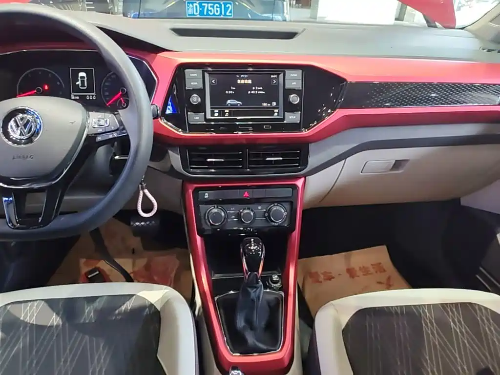 Volkswagen T-Cross 2020 — фото 13