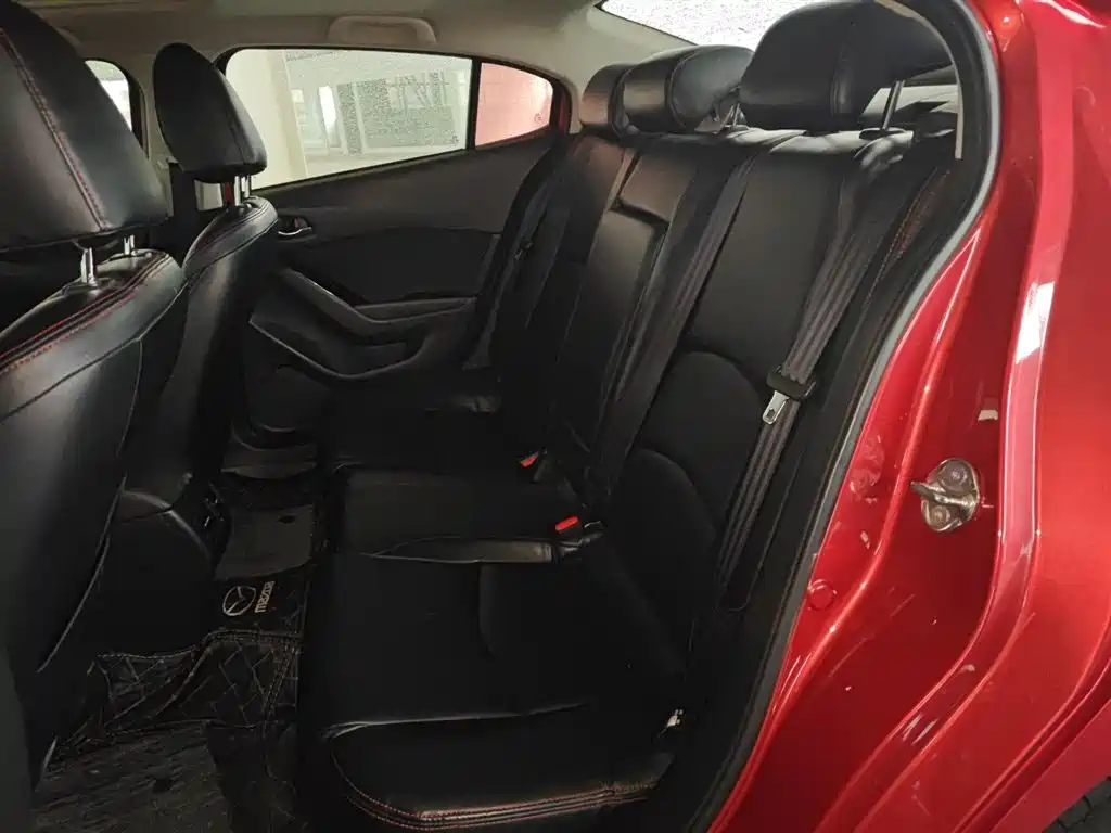 Mazda 3 Axela 2017 — фото 13