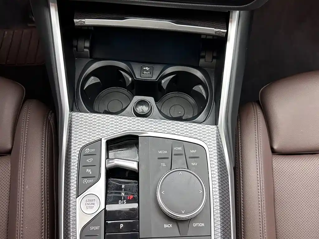 BMW 3 Series 2023 — фото 12