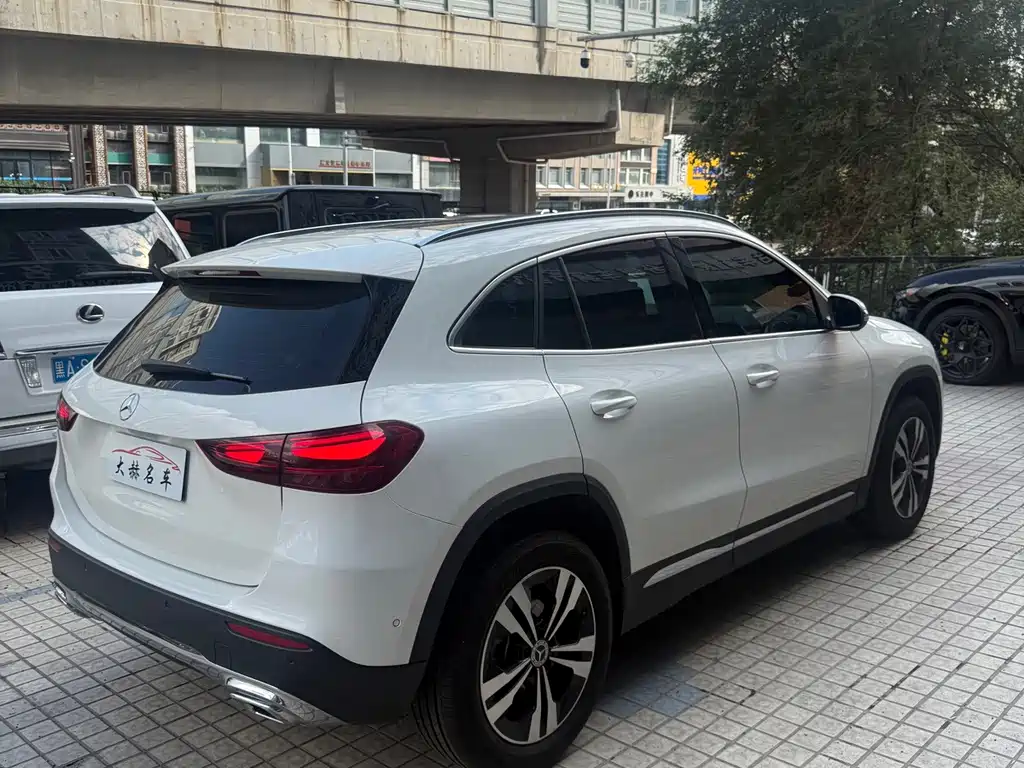 Mercedes-Benz GLA 2025