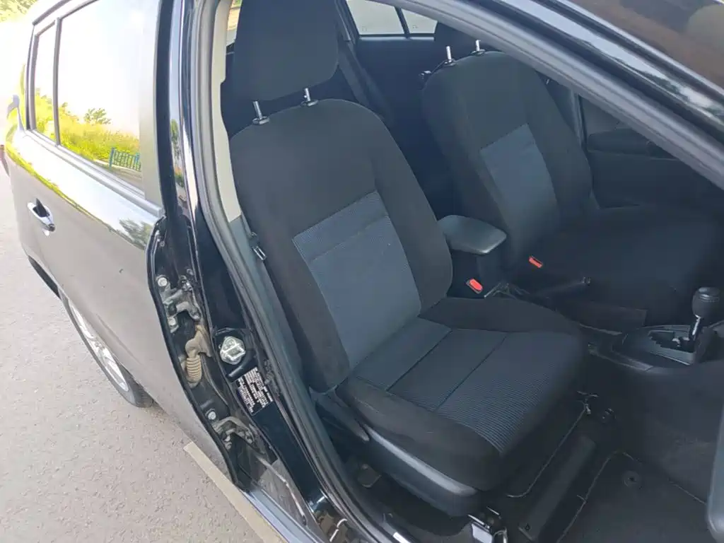 Toyota Yaris L 2018 — фото 25