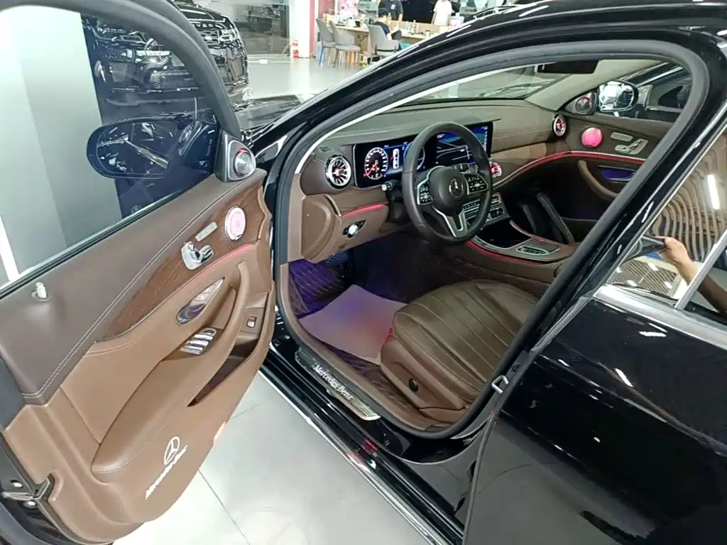 Mercedes-Benz E-Class 2020 — фото 16