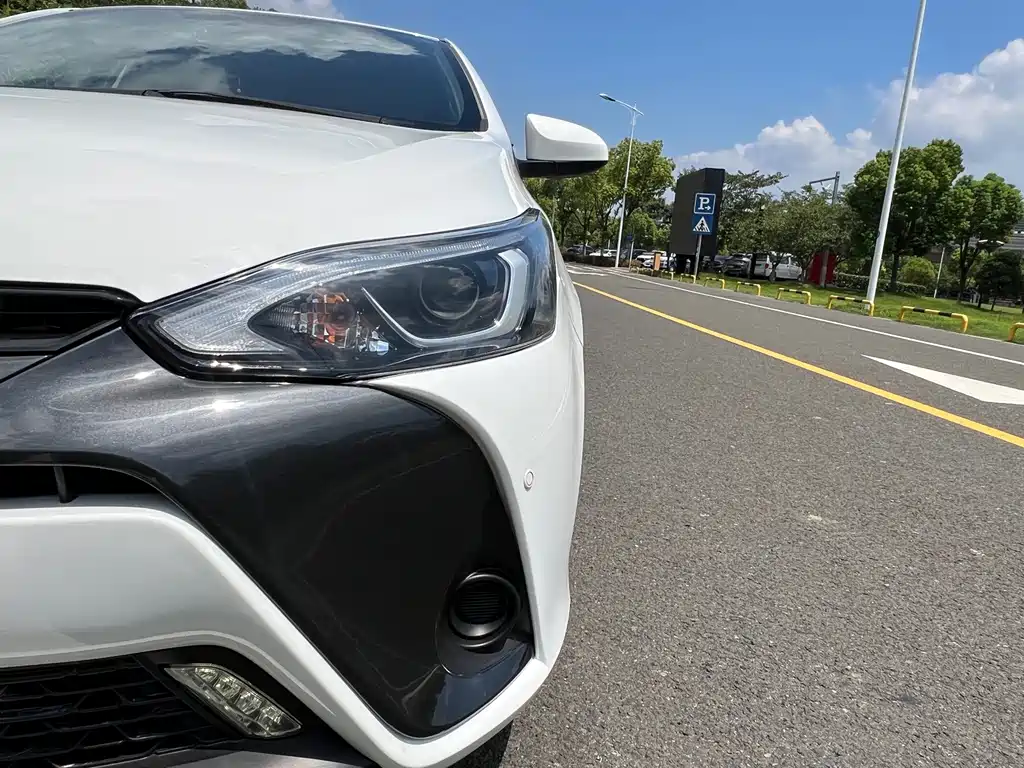Toyota Yaris L 2018 — фото 6