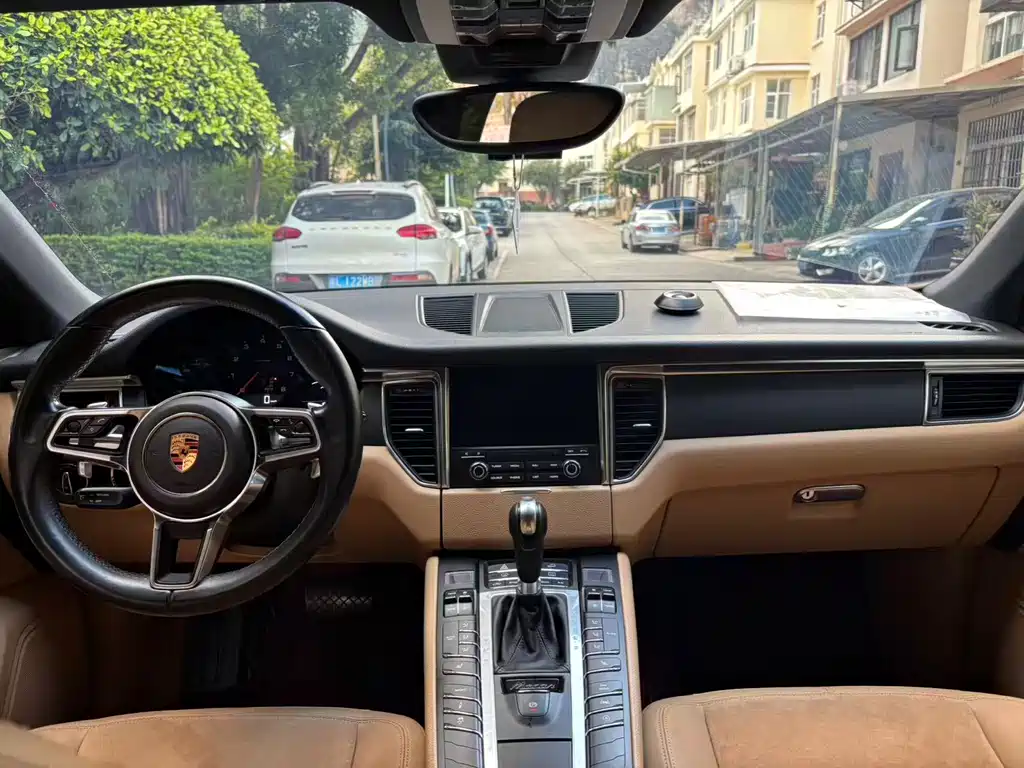 Porsche Macan 2017 — фото 8