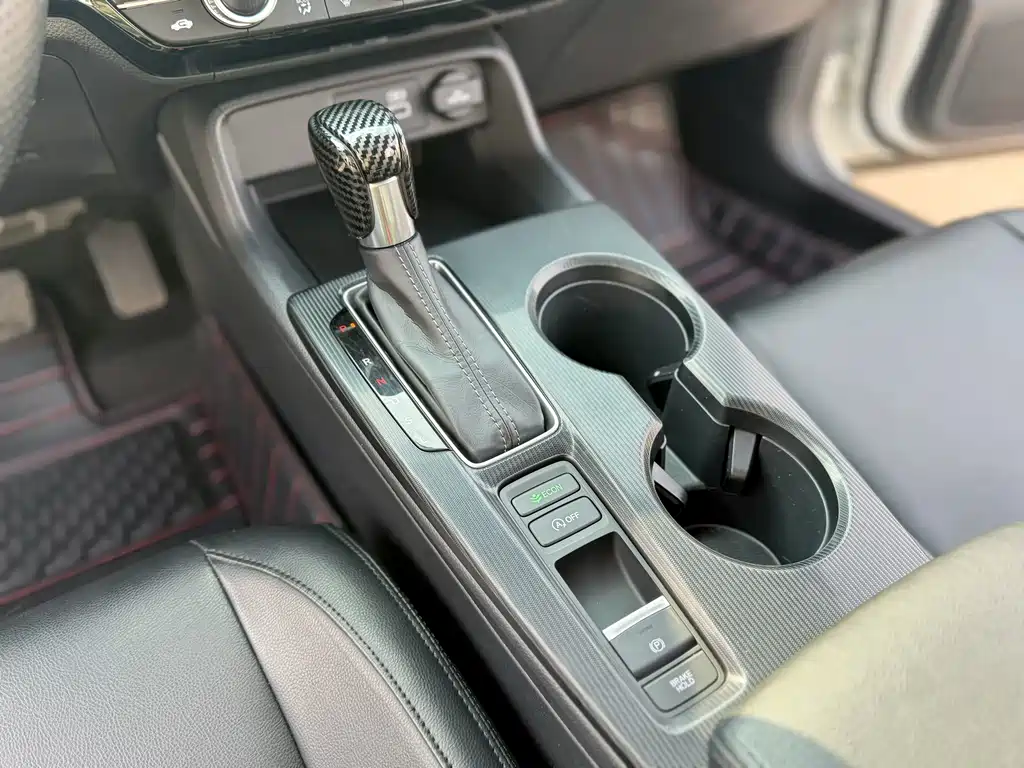 Honda Civic 2024 — фото 12