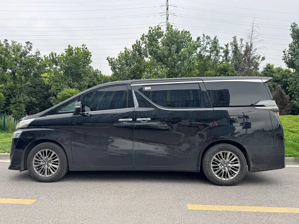 Toyota Vellfire 2023 — фото 20