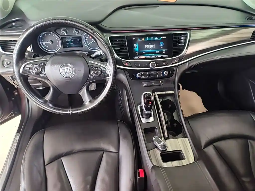 Buick LaCrosse 2018 — фото 10