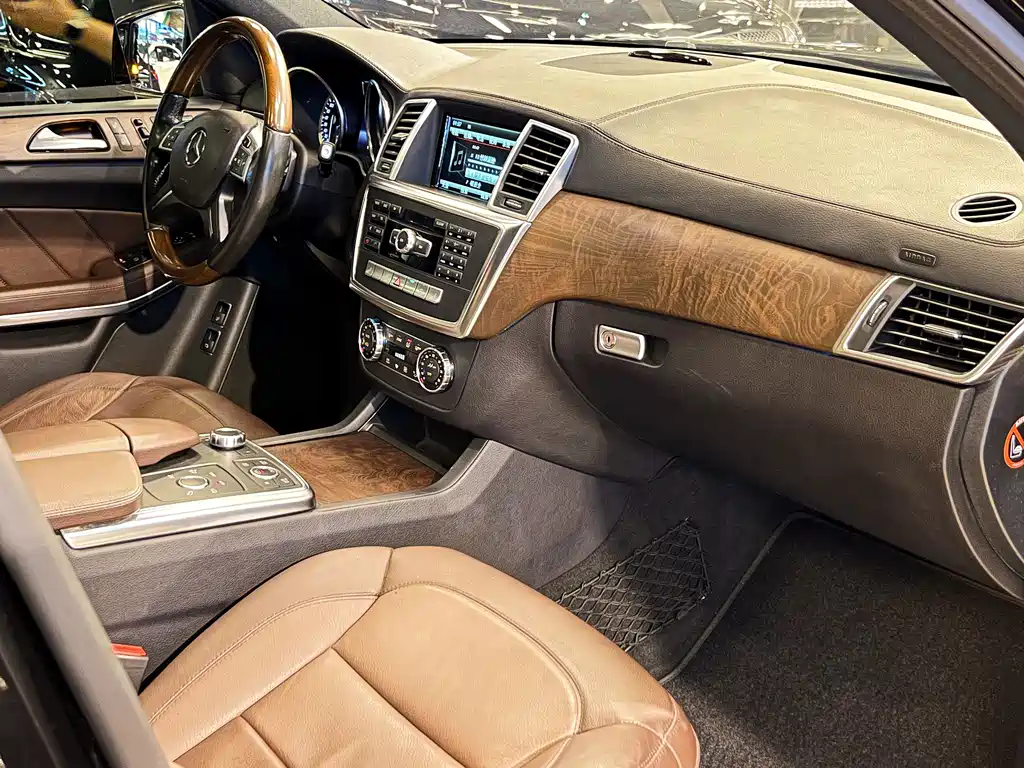 Mercedes-Benz GL-Class 2015 — фото 14