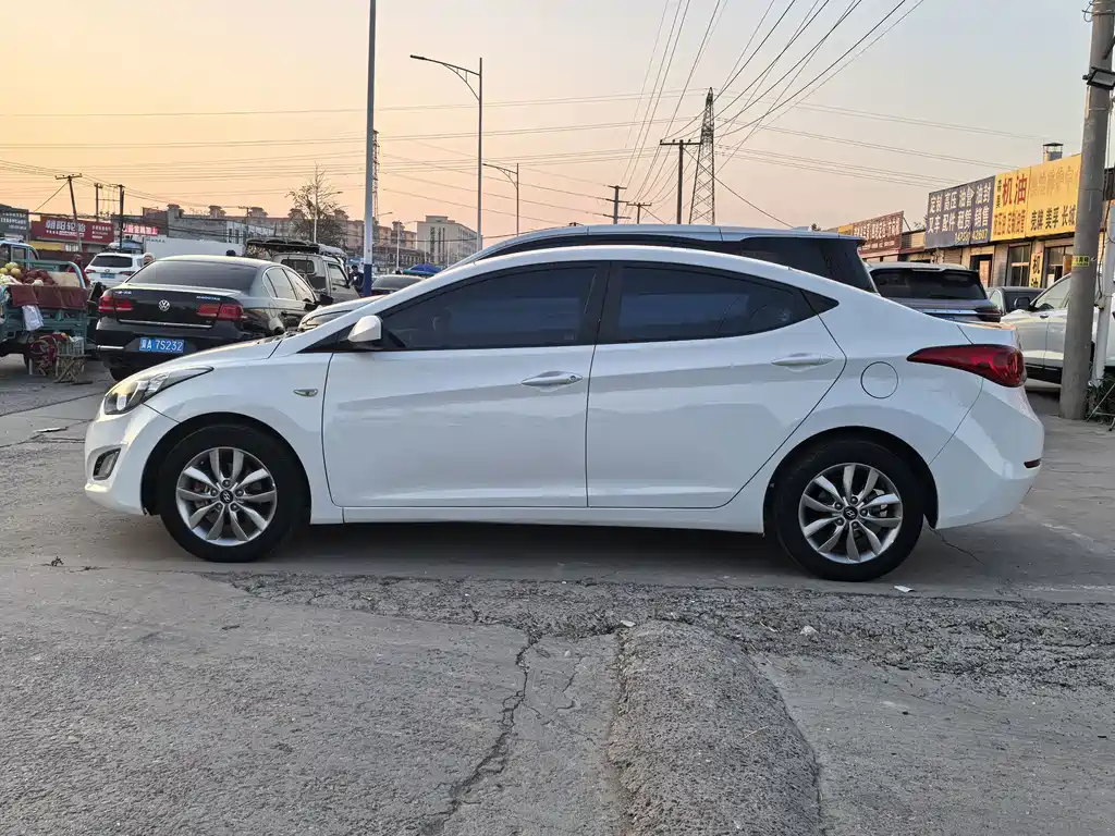 Hyundai Elantra Langdong 2016 — фото 6