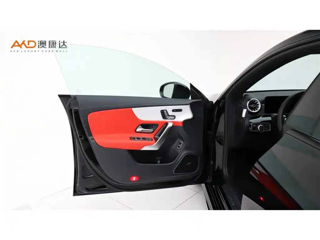 Mercedes-Benz Mercedes CLA AMG 2024 — фото 10