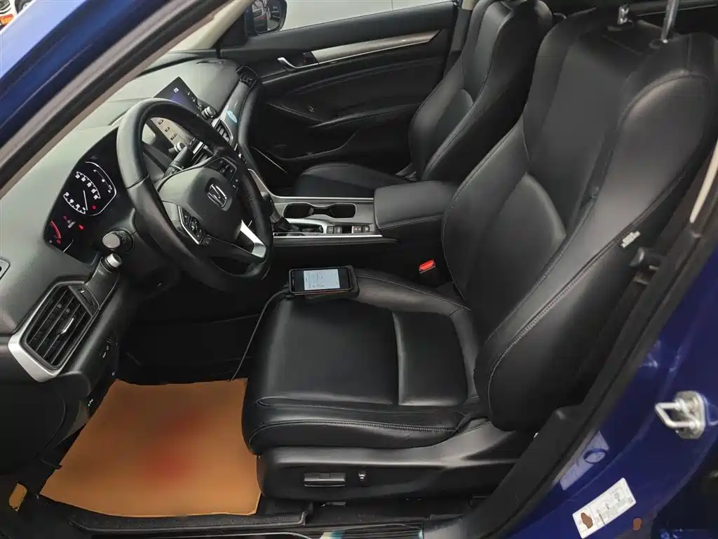 Honda Accord 2018 — фото 12