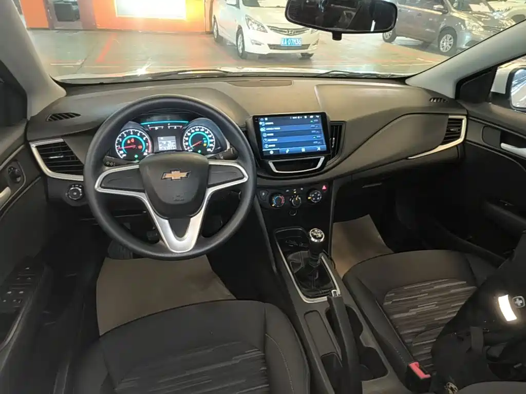 Chevrolet Cavalier 2017 — фото 10