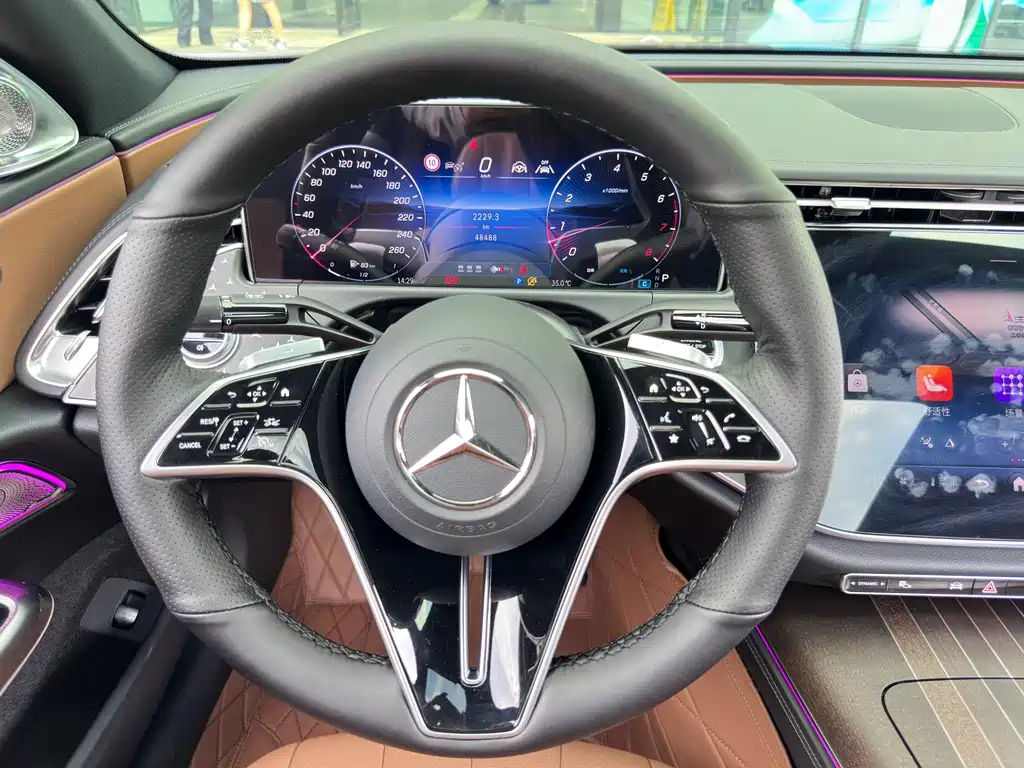 Mercedes-Benz E-Class 2024 — фото 15