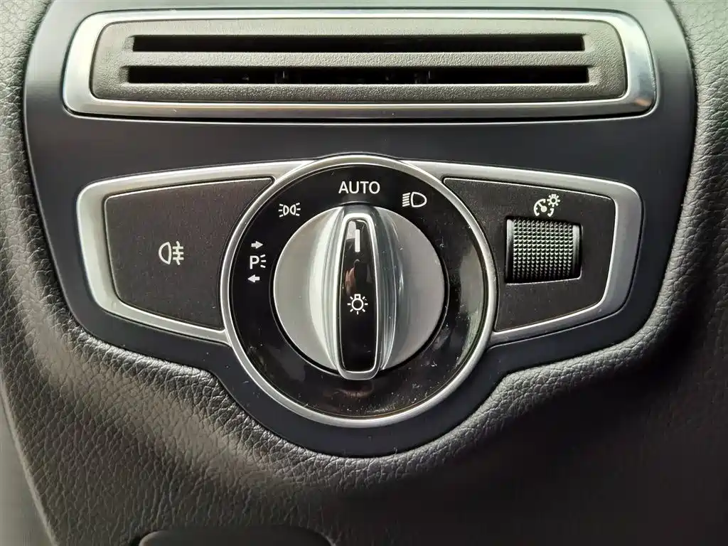 Mercedes-Benz C-Class 2017 — фото 21