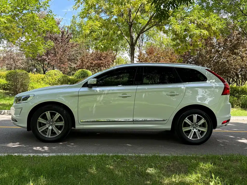 Volvo XC60 2016 — фото 6