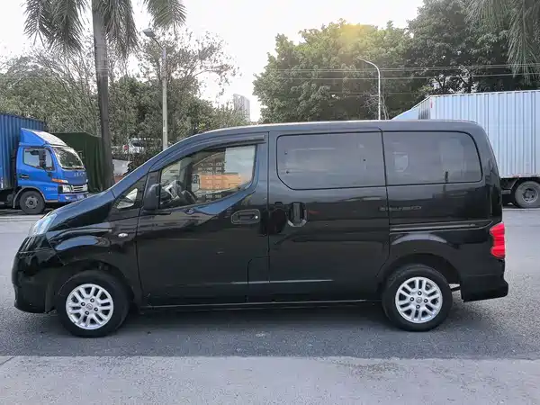 Nissan NV200 2013