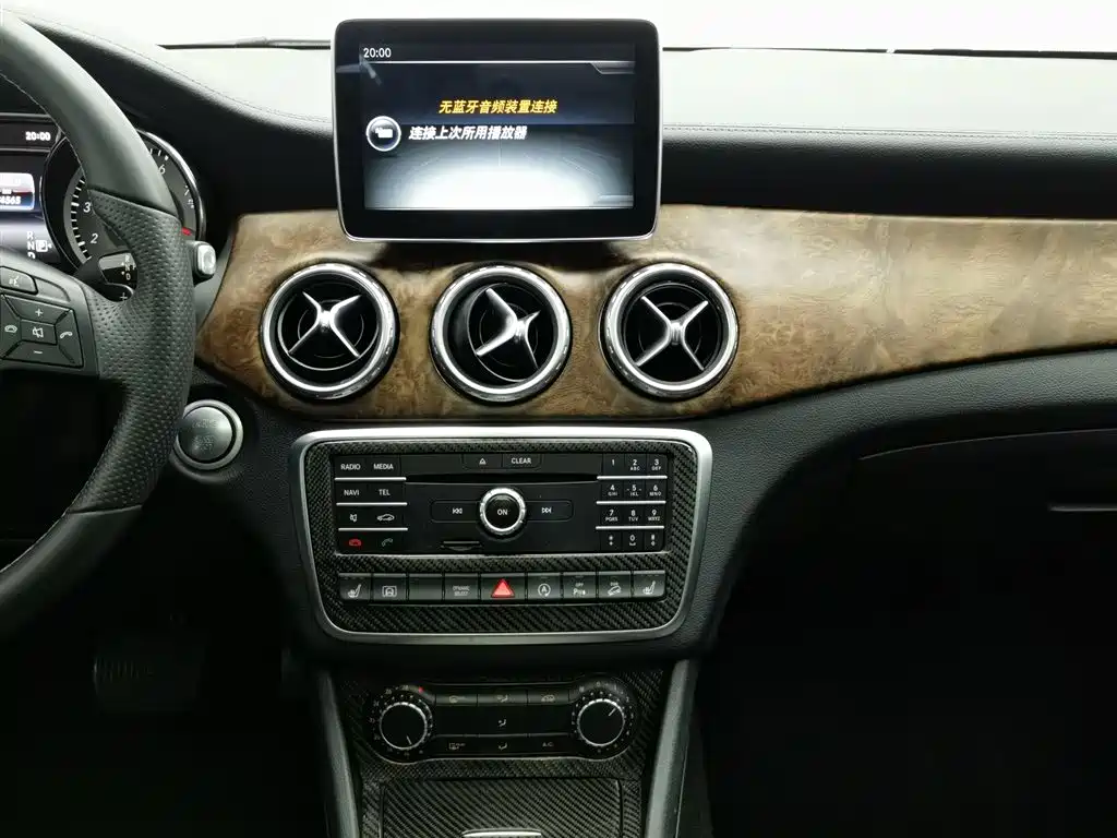 Mercedes-Benz GLA 2016 — фото 12