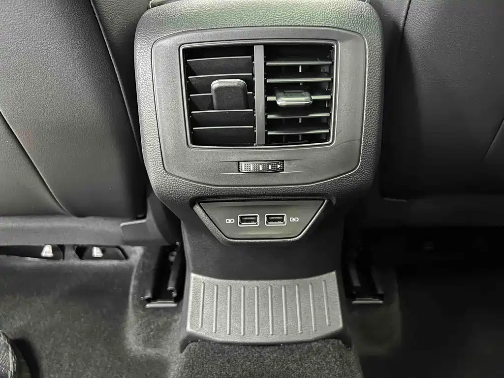 Volkswagen T-Roc 2023 — фото 17