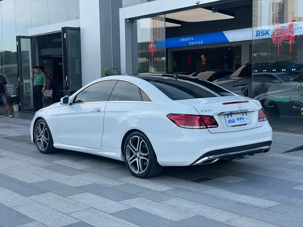 Mercedes-Benz E-Class 2015 — фото 13
