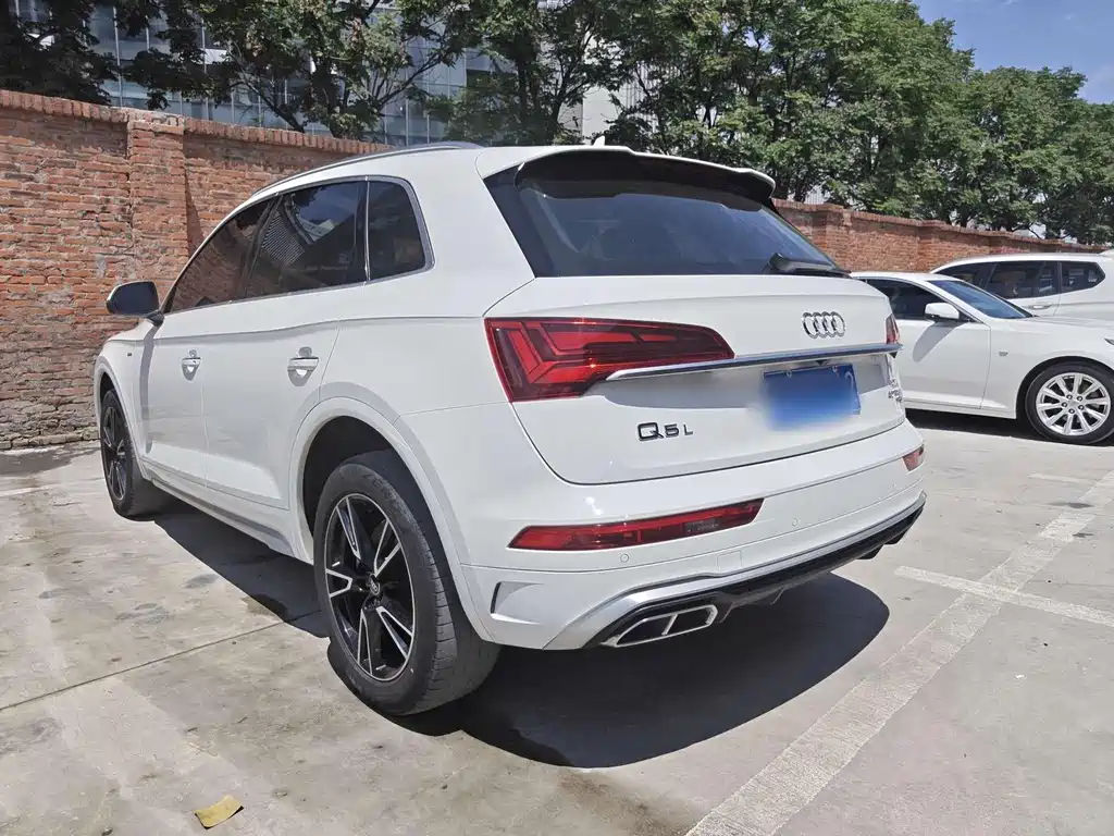 Audi Q5L 2021 — фото 14