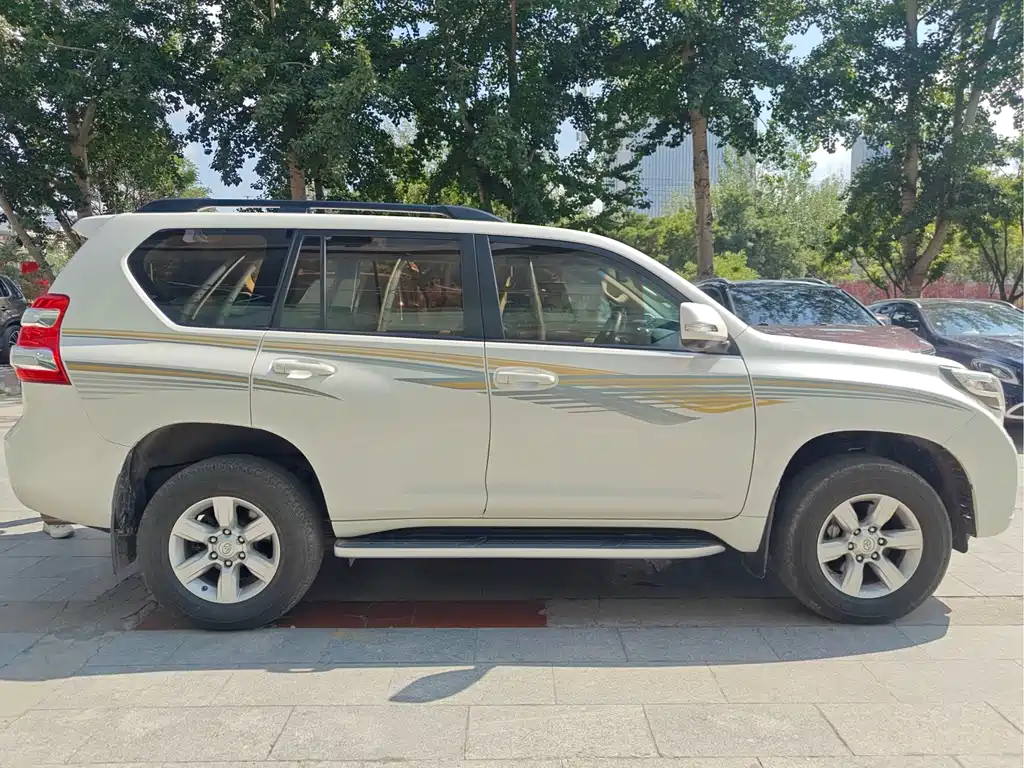 Toyota Prado 2016 — фото 2