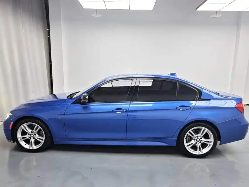 BMW 3 Series 2017 — фото 16