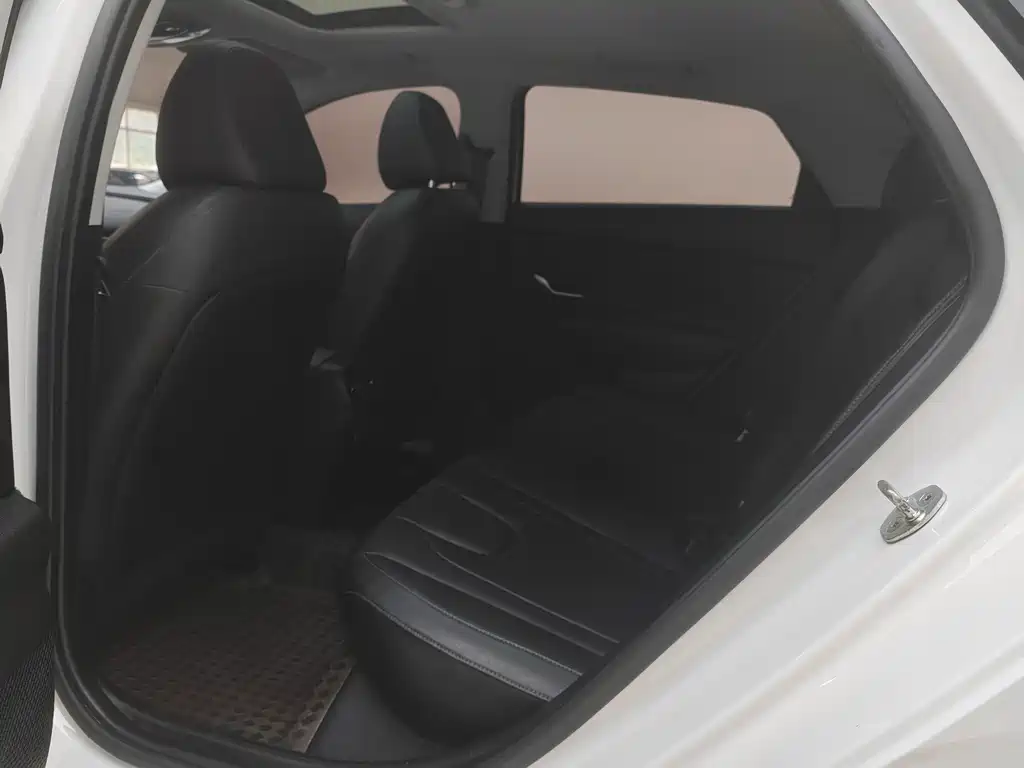 Hyundai Elantra 2023 — фото 20
