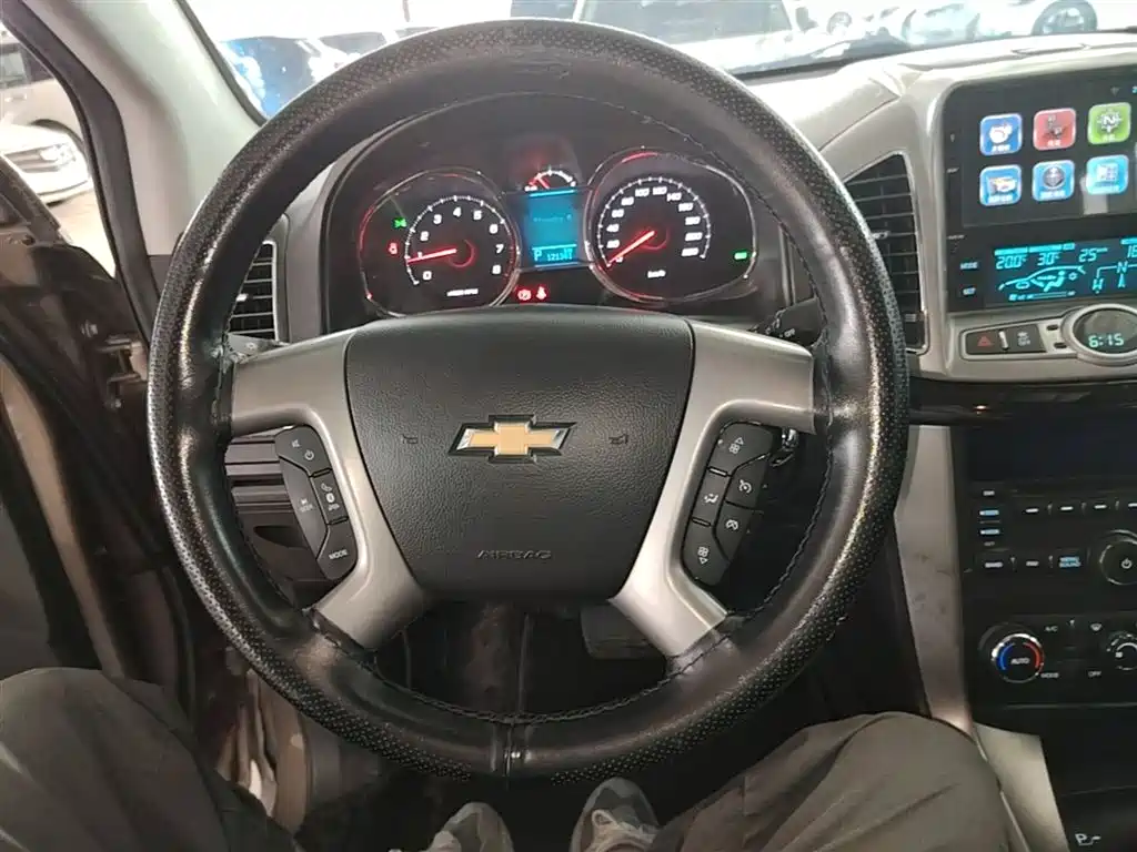 Chevrolet Captiva 2017 — фото 11