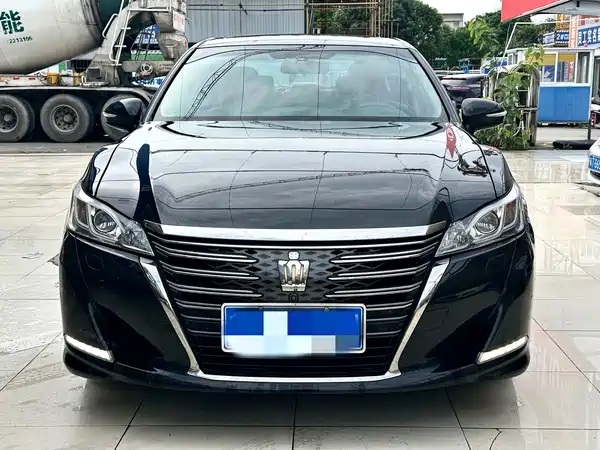 Toyota Crown 2018