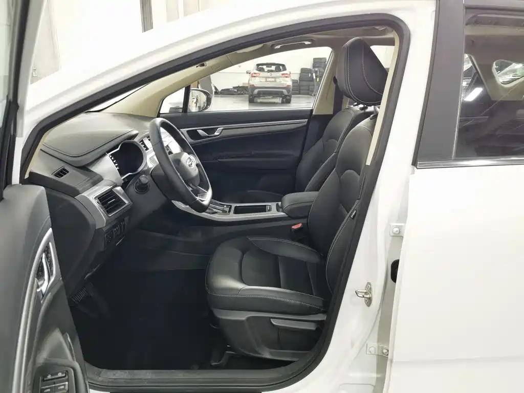 Geely Emgrand GS 2019 — фото 10