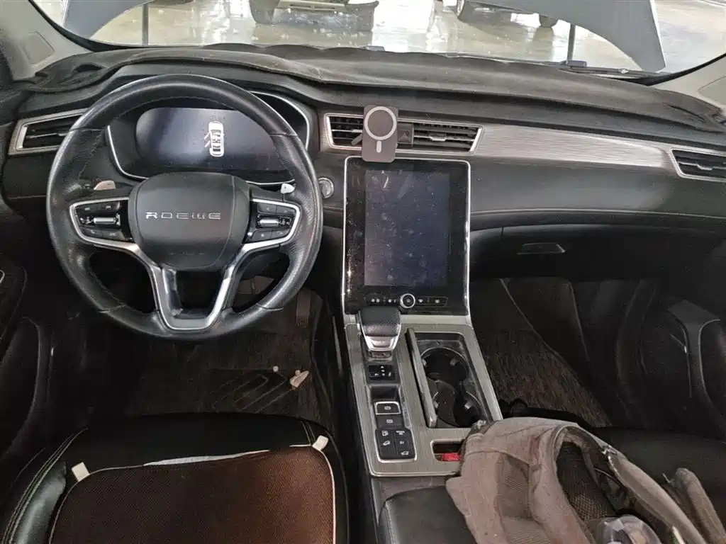 Roewe RX5 New Energy 2021 — фото 10