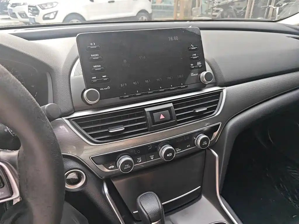 Honda Accord 2021 — фото 13