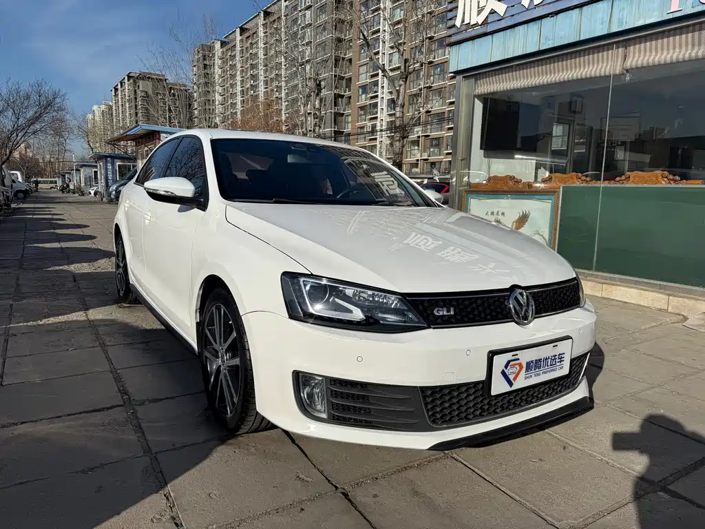 Volkswagen Sagitar 2014