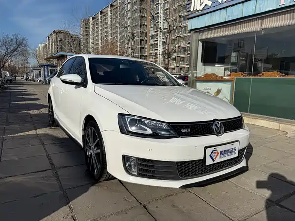Volkswagen Sagitar 2014