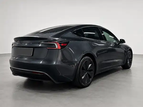 Tesla Model 3 2025