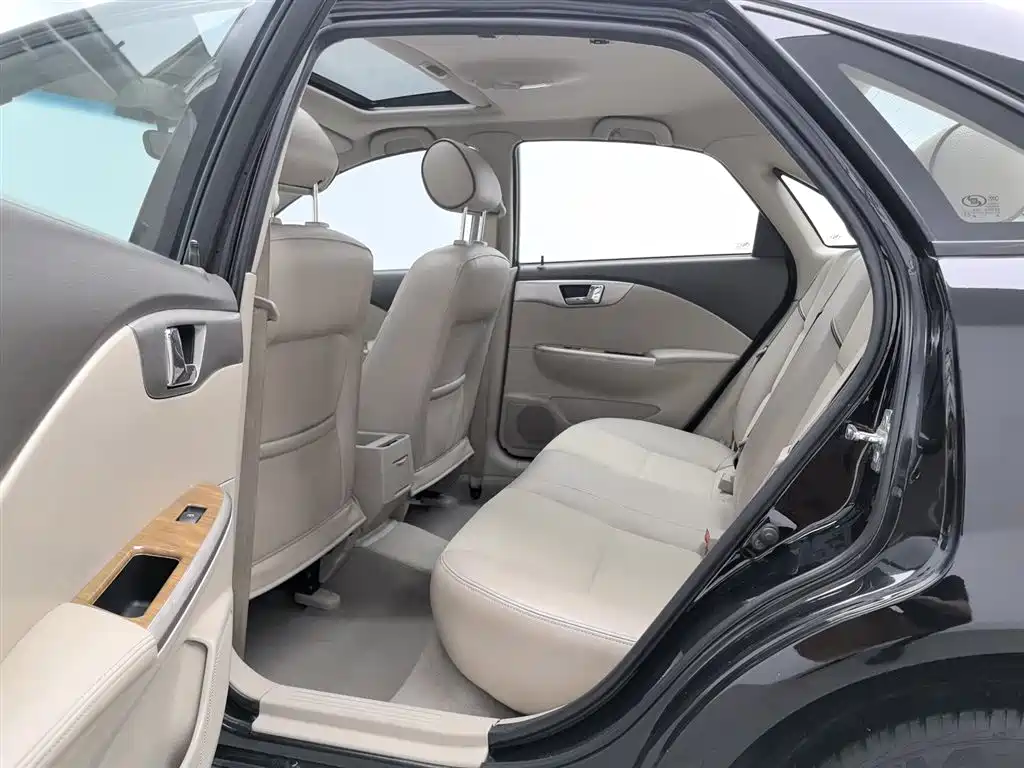 Buick Excelle 2015 — фото 15