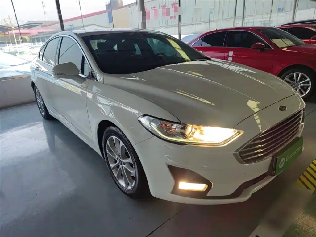 Ford Mondeo 2020 — фото 20
