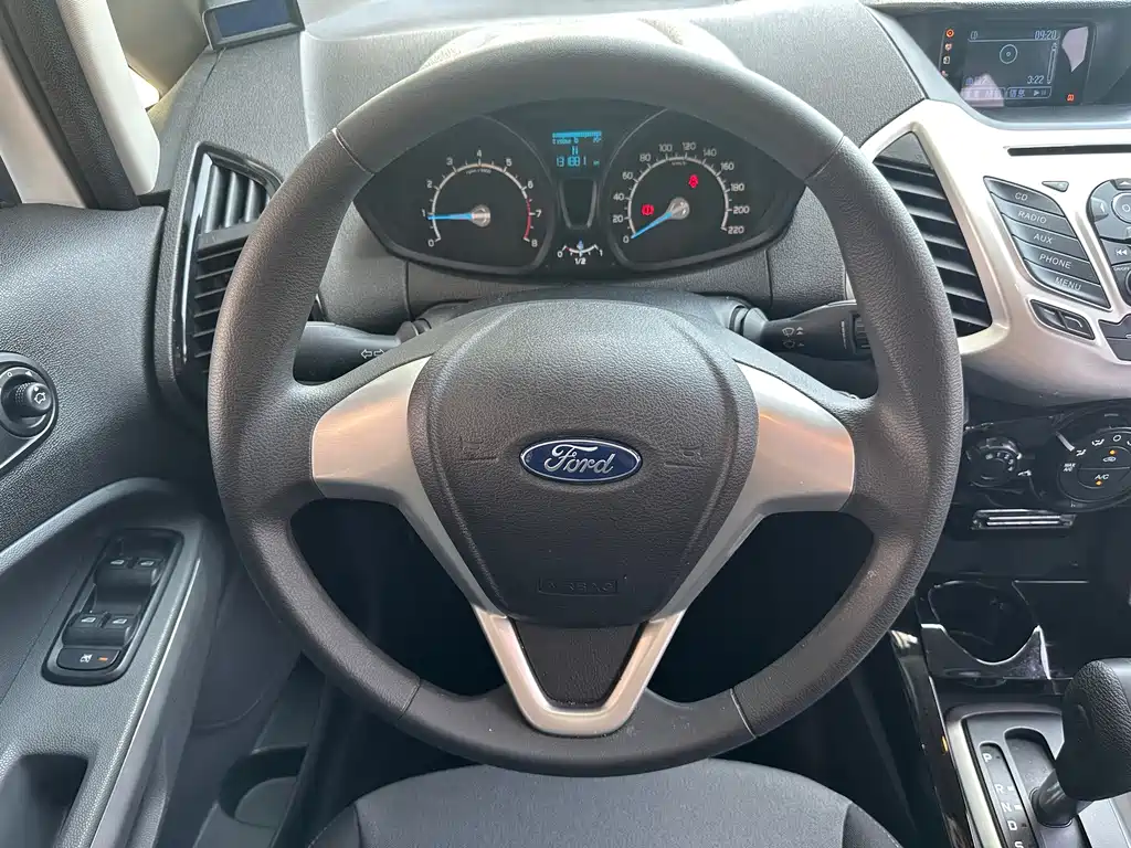 Ford EcoSport 2015 — фото 17
