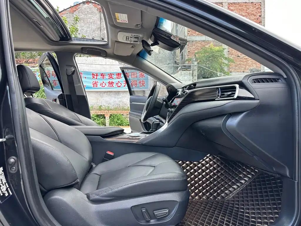Toyota Camry 2021 — фото 14