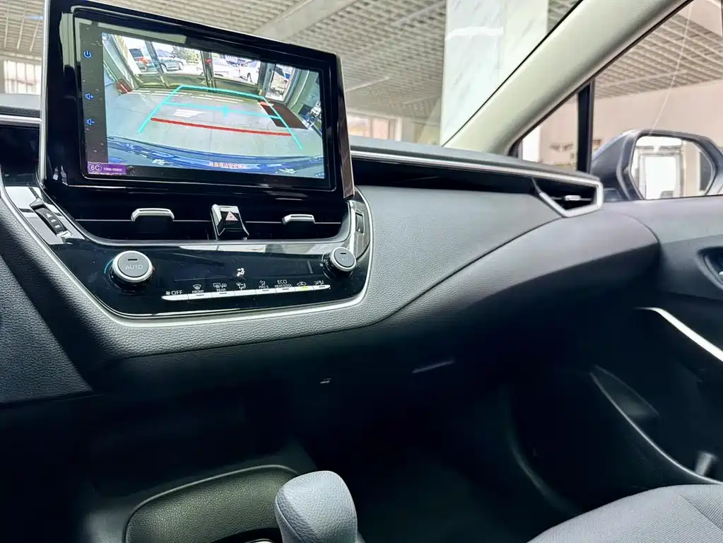 Toyota Corolla 2023 — фото 18