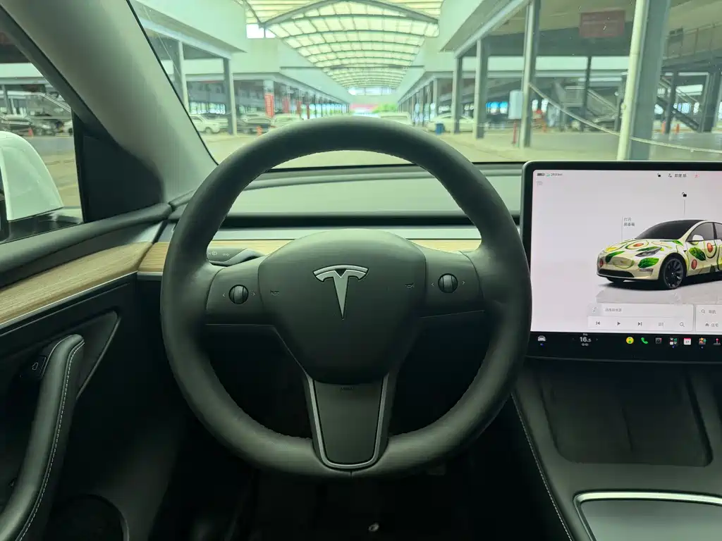 Tesla Model Y 2022 — фото 9
