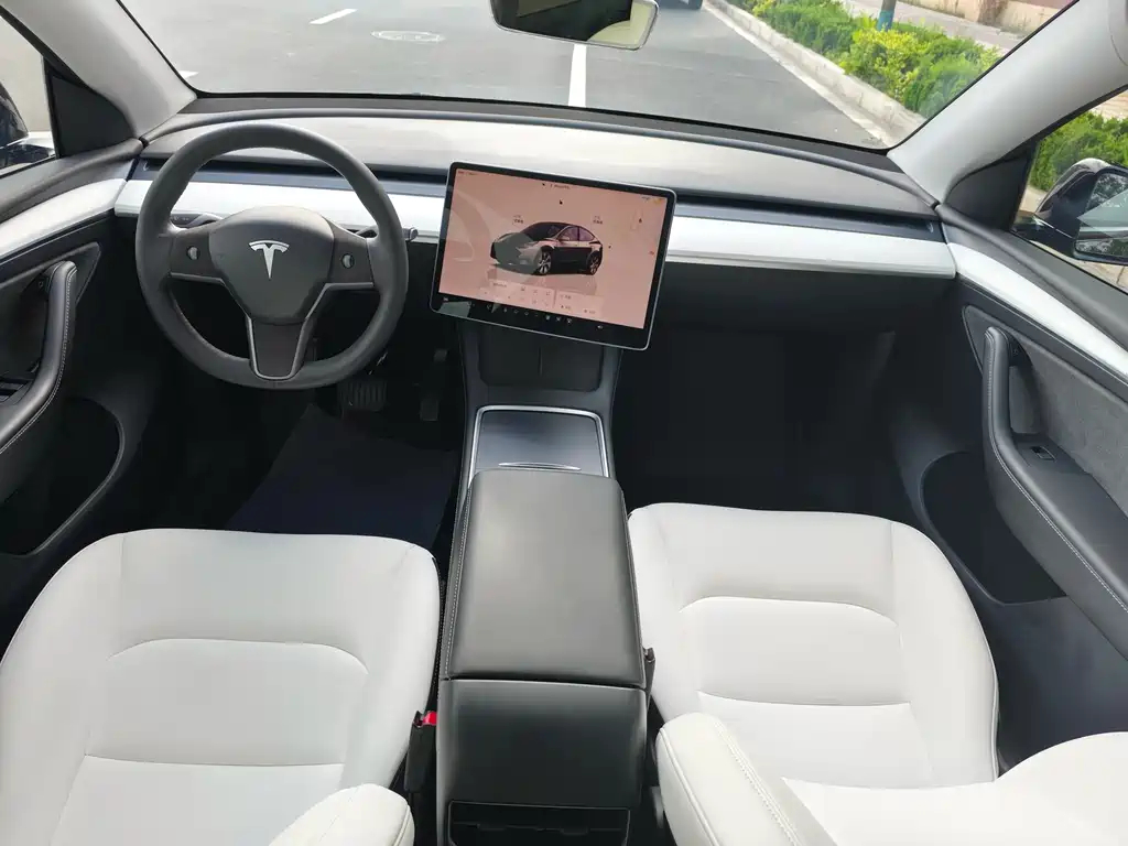 Tesla Model Y 2022 — фото 15
