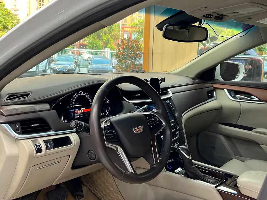 Cadillac XTS 2016 — фото 17