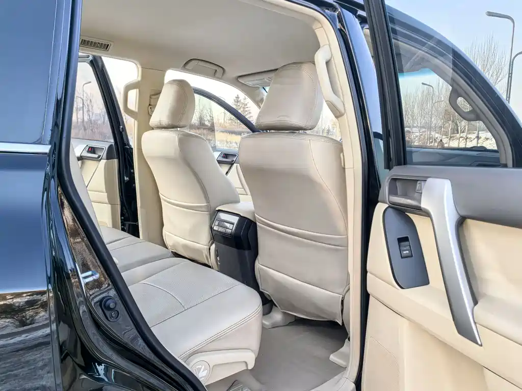 Toyota Prado 2014 — фото 15