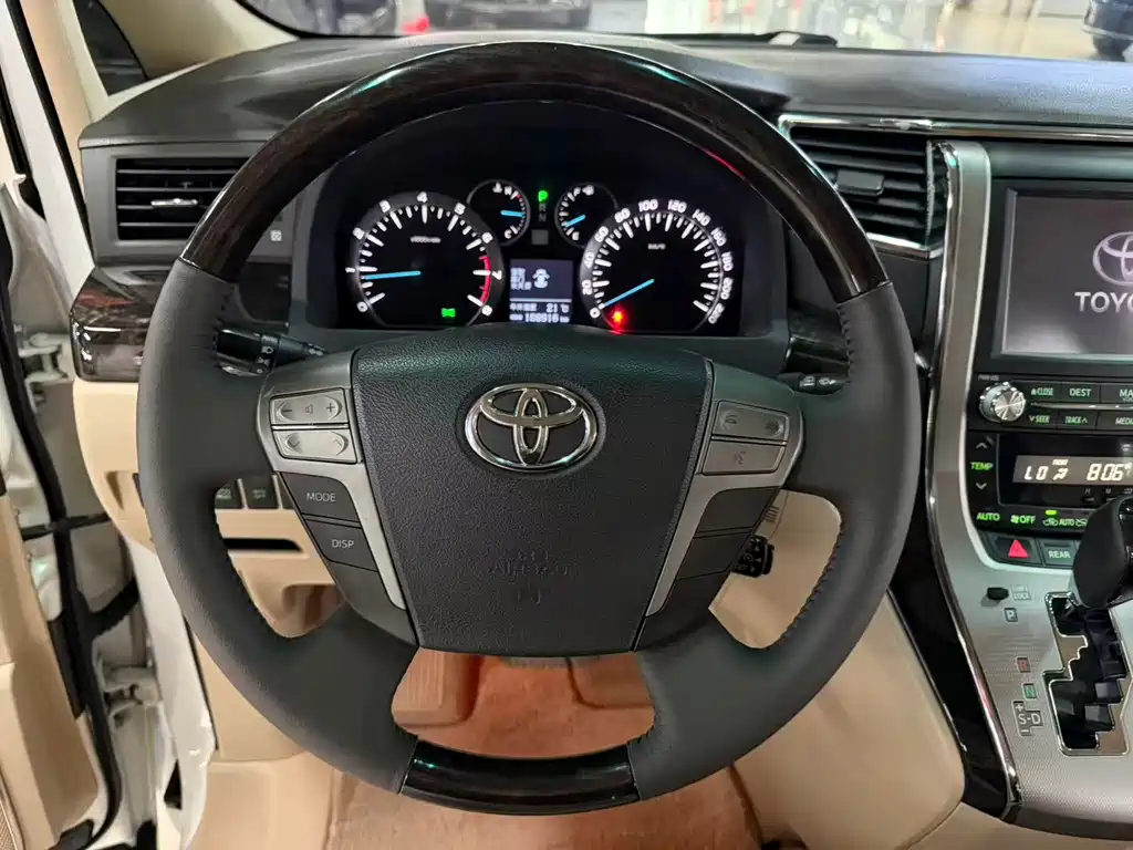 Toyota Alphard 2012 — фото 11