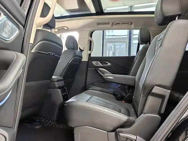 Hongqi HS7 PHEV 2024