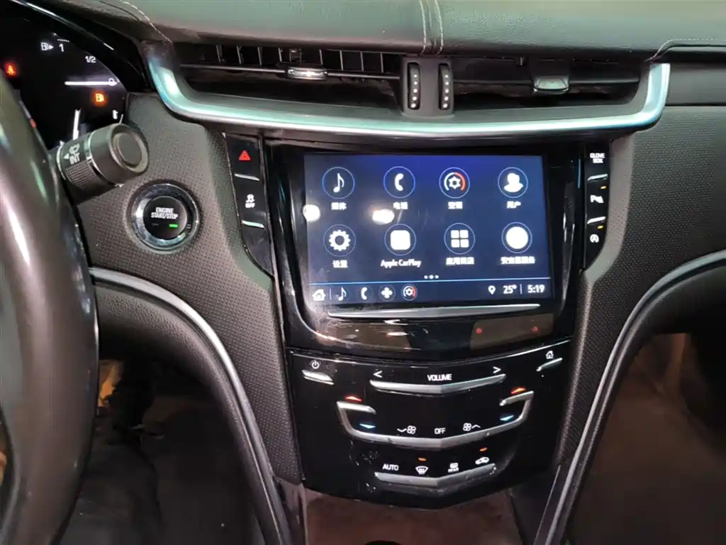 Cadillac XTS 2018 — фото 13